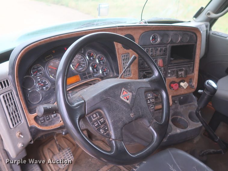 image for item IO9166 2011 International ProStar Premium  semi truck