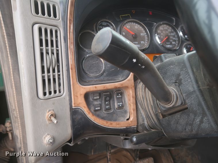 image for item IO9166 2011 International ProStar Premium  semi truck