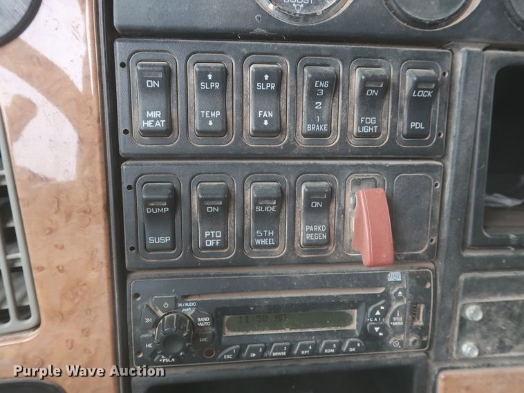 image for item IO9166 2011 International ProStar Premium  semi truck