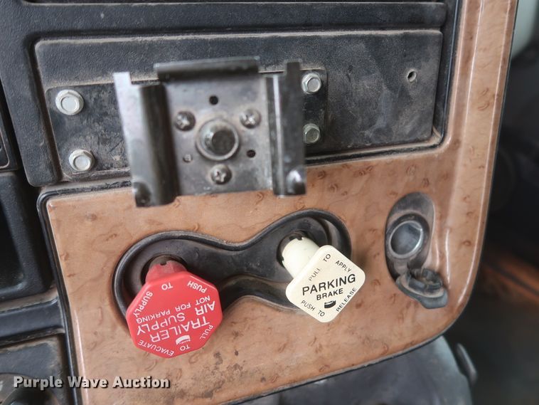 image for item IO9166 2011 International ProStar Premium  semi truck