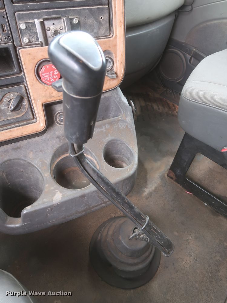 image for item IO9166 2011 International ProStar Premium  semi truck