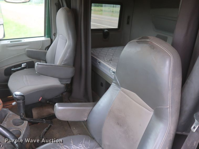 image for item IO9166 2011 International ProStar Premium  semi truck