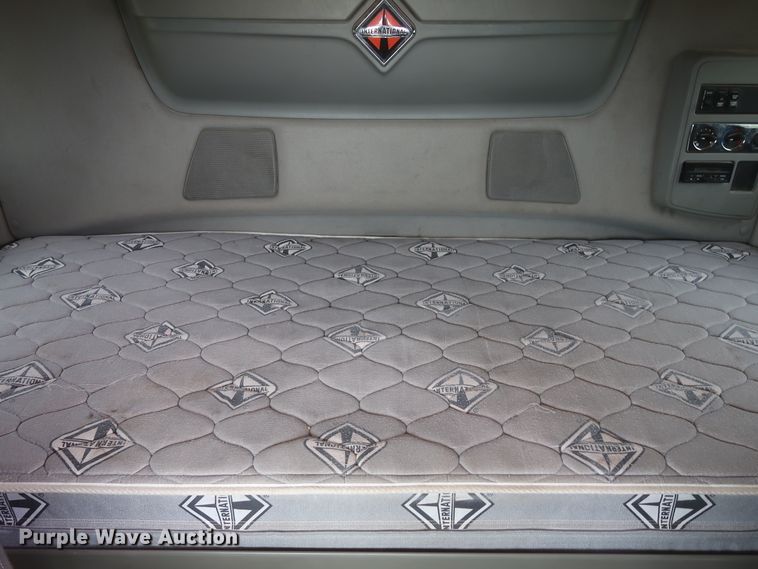 image for item IO9166 2011 International ProStar Premium  semi truck