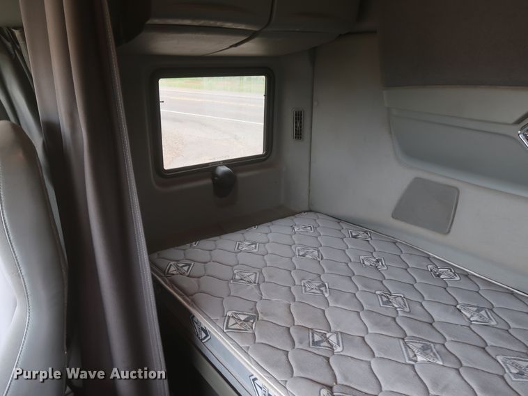 image for item IO9166 2011 International ProStar Premium  semi truck