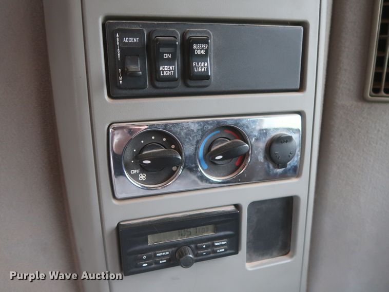 image for item IO9166 2011 International ProStar Premium  semi truck