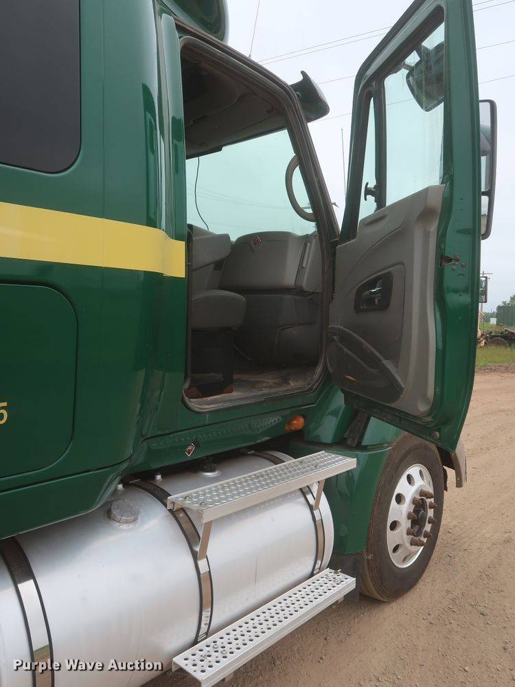 image for item IO9166 2011 International ProStar Premium  semi truck