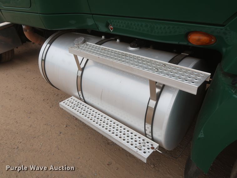 image for item IO9166 2011 International ProStar Premium  semi truck