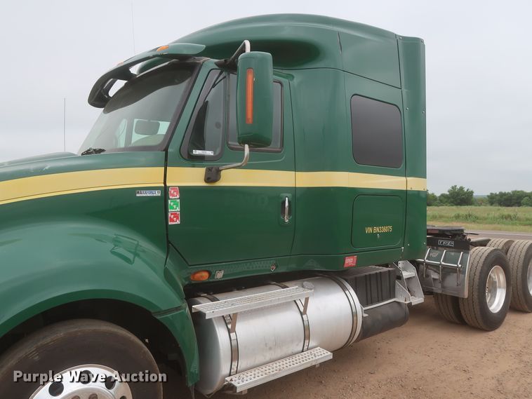 image for item IO9166 2011 International ProStar Premium  semi truck