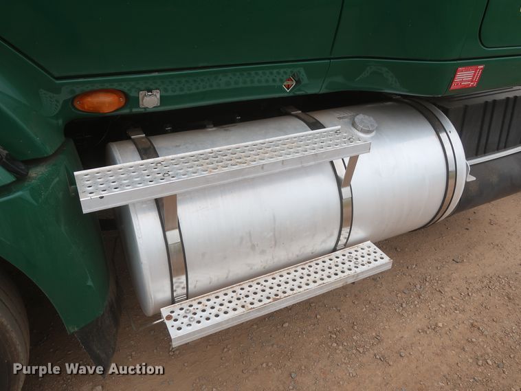 image for item IO9166 2011 International ProStar Premium  semi truck