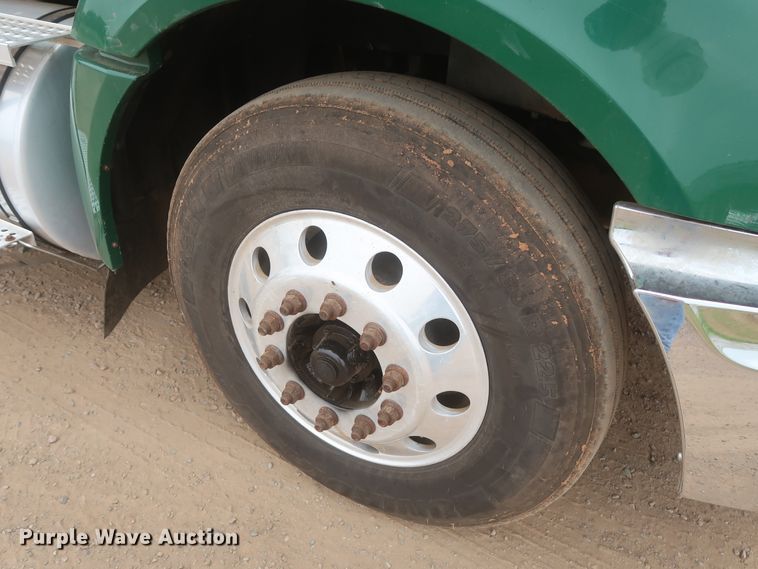 image for item IO9166 2011 International ProStar Premium  semi truck