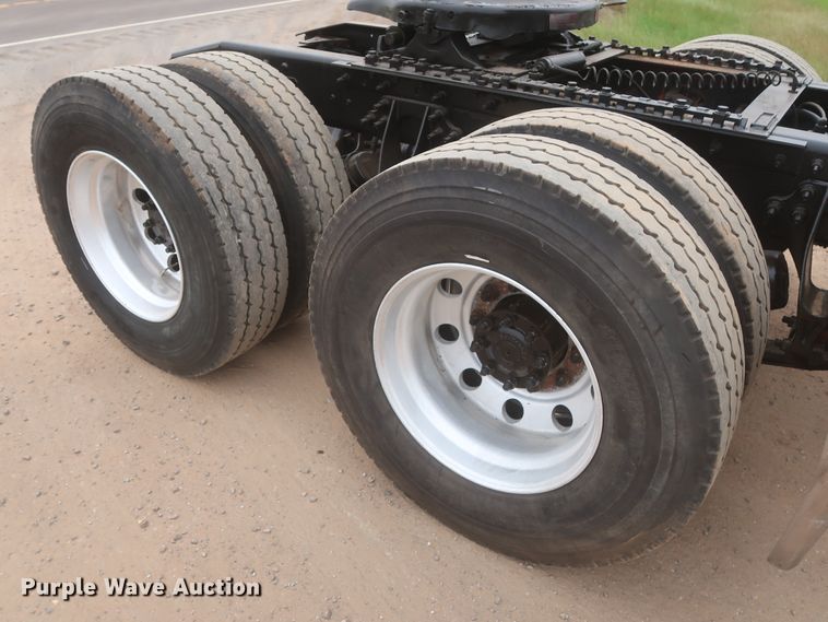 image for item IO9166 2011 International ProStar Premium  semi truck