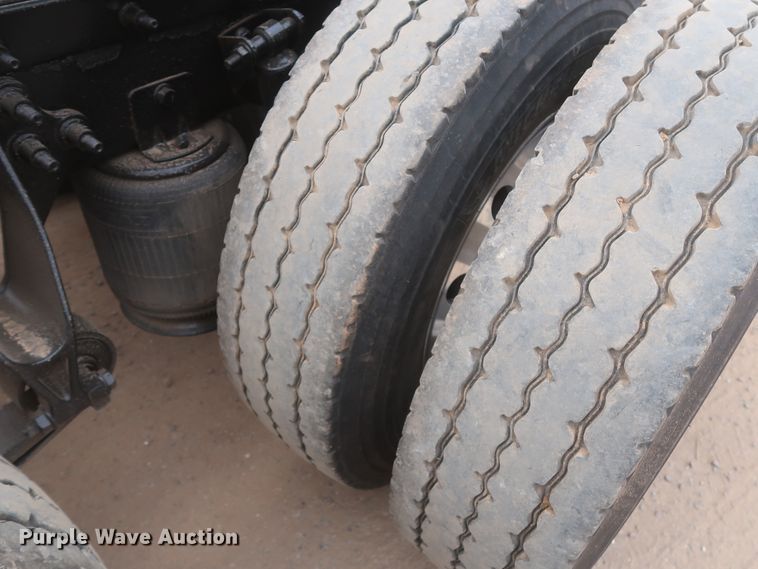 image for item IO9166 2011 International ProStar Premium  semi truck