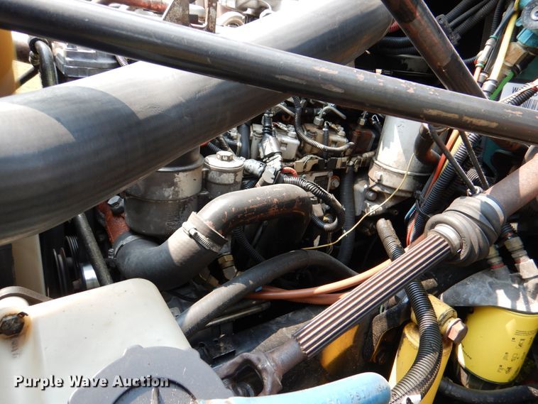 image for item IR9025 2006 Freightliner Business Class M2  semi truck