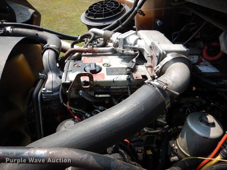 image for item IR9025 2006 Freightliner Business Class M2  semi truck