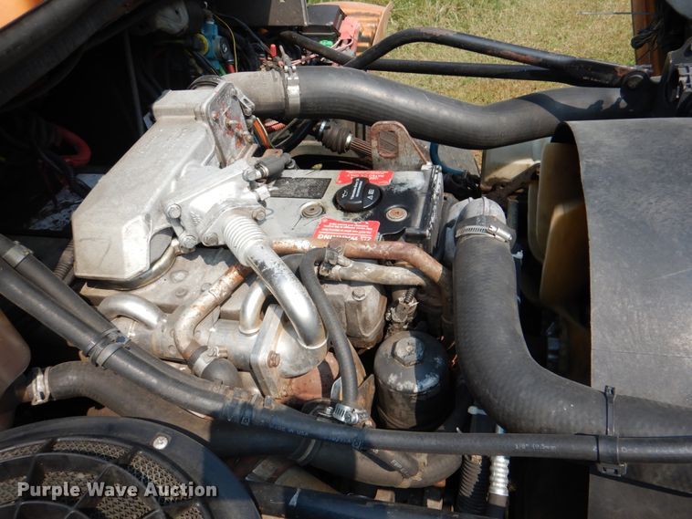 image for item IR9025 2006 Freightliner Business Class M2  semi truck