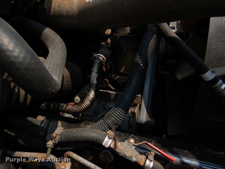 image for item IR9025 2006 Freightliner Business Class M2  semi truck