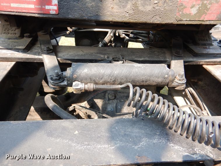 image for item IR9025 2006 Freightliner Business Class M2  semi truck