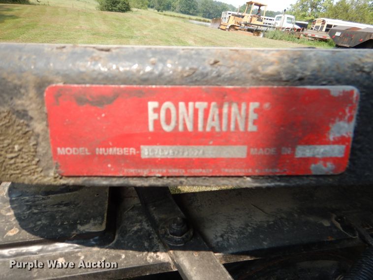 image for item IR9025 2006 Freightliner Business Class M2  semi truck