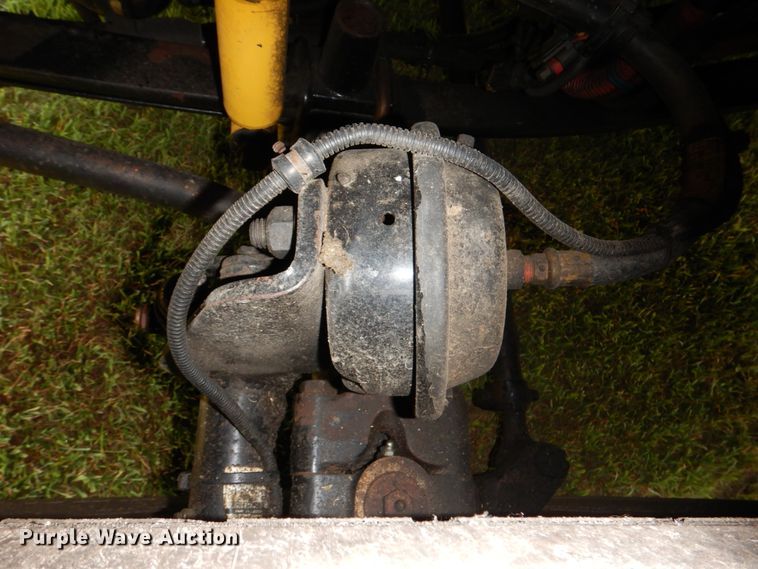 image for item IR9025 2006 Freightliner Business Class M2  semi truck