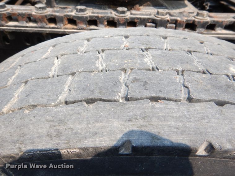 image for item IR9025 2006 Freightliner Business Class M2  semi truck