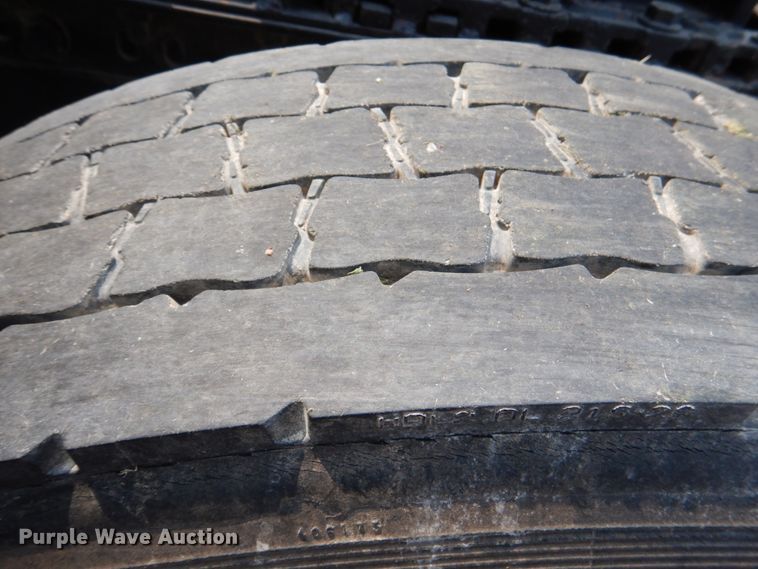 image for item IR9025 2006 Freightliner Business Class M2  semi truck