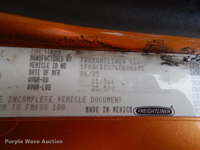 image for item IR9025 2006 Freightliner Business Class M2  semi truck