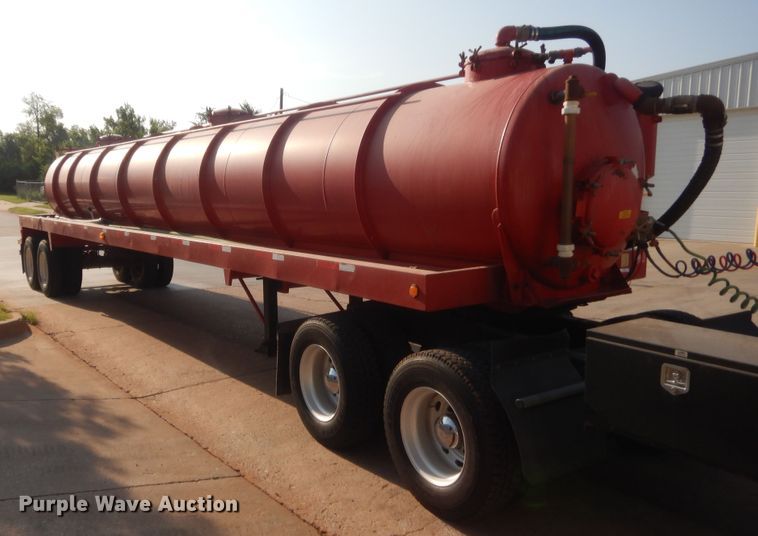 image for item IT9710 2011 Troxell  tank trailer