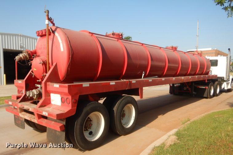 image for item IT9710 2011 Troxell  tank trailer