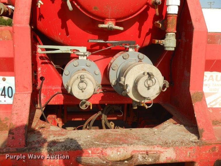 image for item IT9710 2011 Troxell  tank trailer