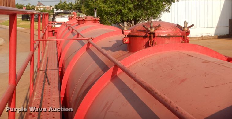 image for item IT9710 2011 Troxell  tank trailer