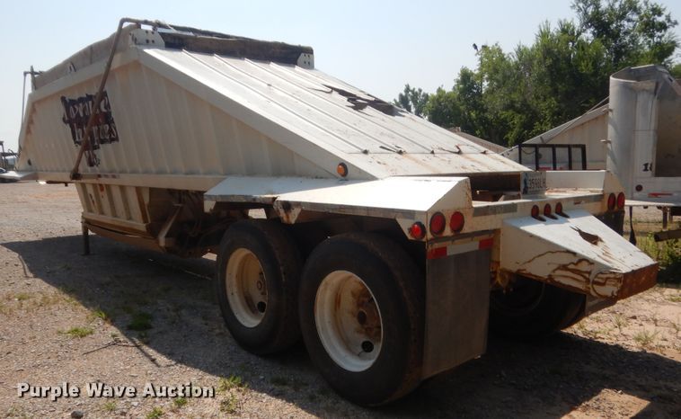 image for item IT9716 2011 CTSI BDT40  bottom dump trailer