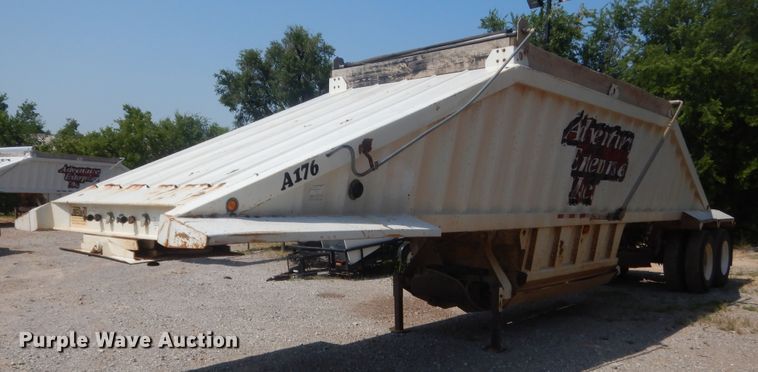 image for item IT9716 2011 CTSI BDT40  bottom dump trailer
