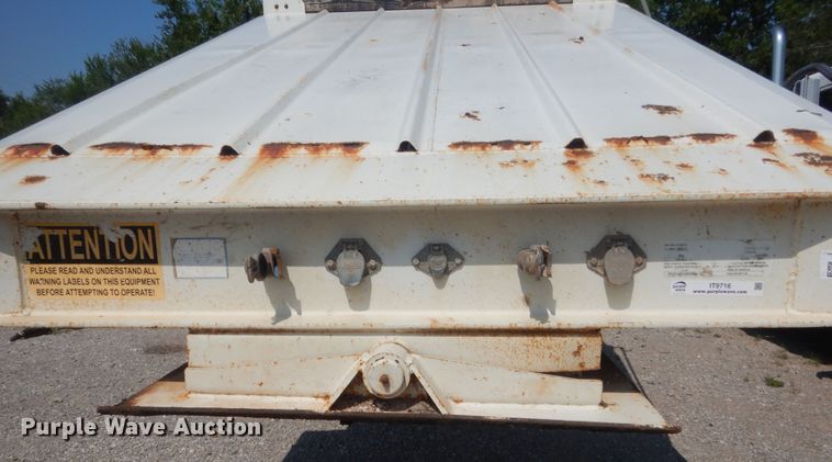image for item IT9716 2011 CTSI BDT40  bottom dump trailer