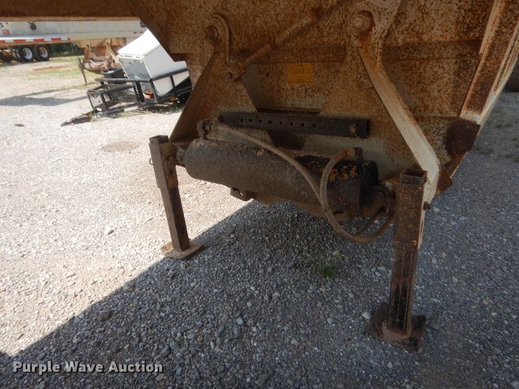 image for item IT9716 2011 CTSI BDT40  bottom dump trailer