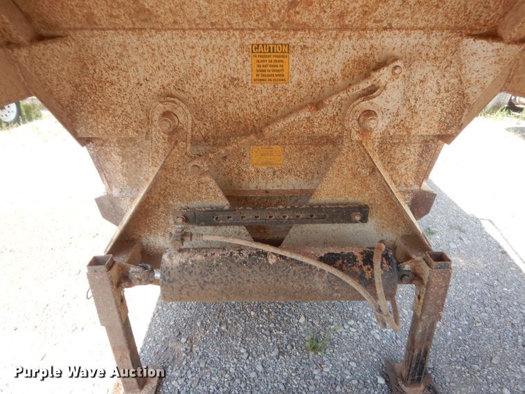 image for item IT9716 2011 CTSI BDT40  bottom dump trailer