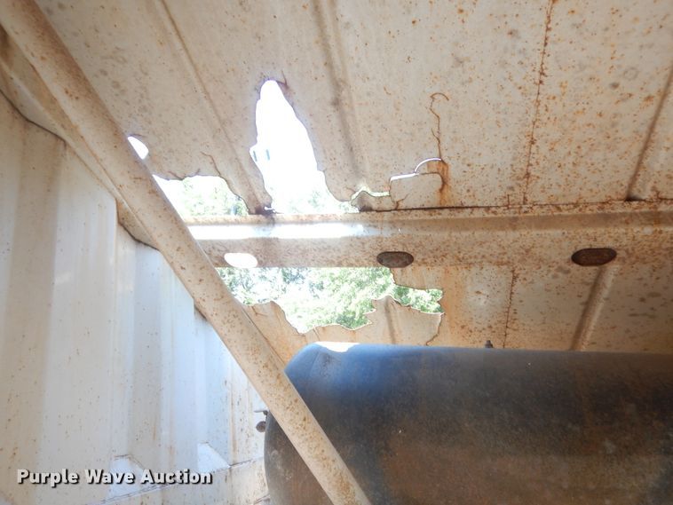 image for item IT9716 2011 CTSI BDT40  bottom dump trailer