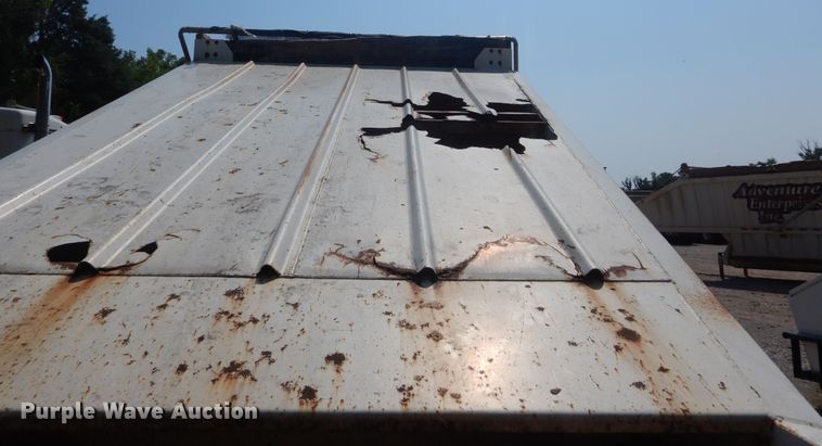 image for item IT9716 2011 CTSI BDT40  bottom dump trailer