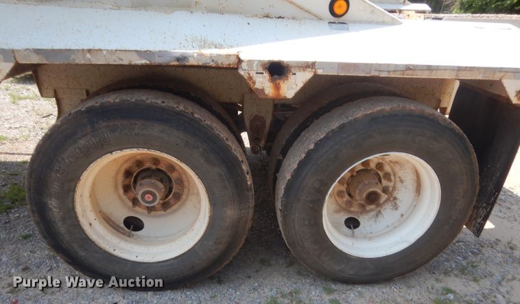 image for item IT9716 2011 CTSI BDT40  bottom dump trailer
