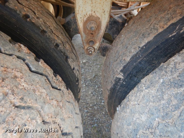 image for item IT9716 2011 CTSI BDT40  bottom dump trailer