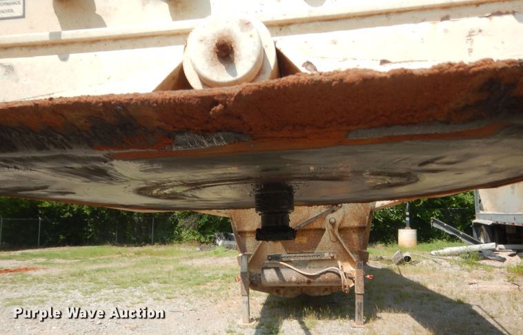 image for item IT9717 2013 CTSI BDT40  bottom dump trailer