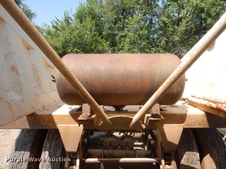 image for item IT9717 2013 CTSI BDT40  bottom dump trailer