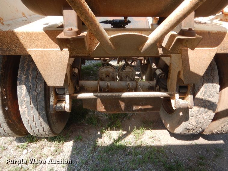 image for item IT9717 2013 CTSI BDT40  bottom dump trailer