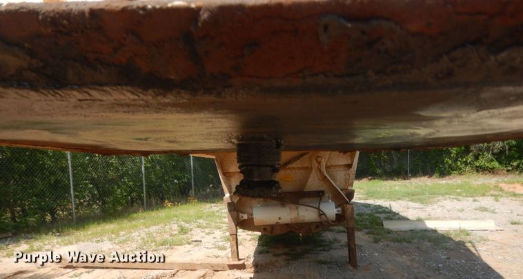 image for item IT9718 2012 CTSI BDT40  bottom dump trailer