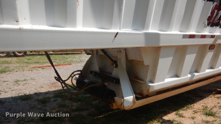 image for item IT9718 2012 CTSI BDT40  bottom dump trailer