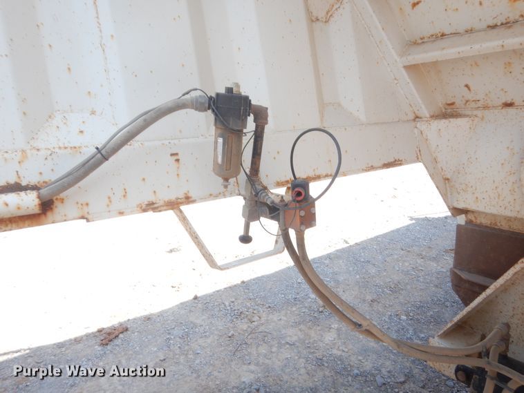 image for item IT9720 2013 CTSI BDT40  bottom dump trailer