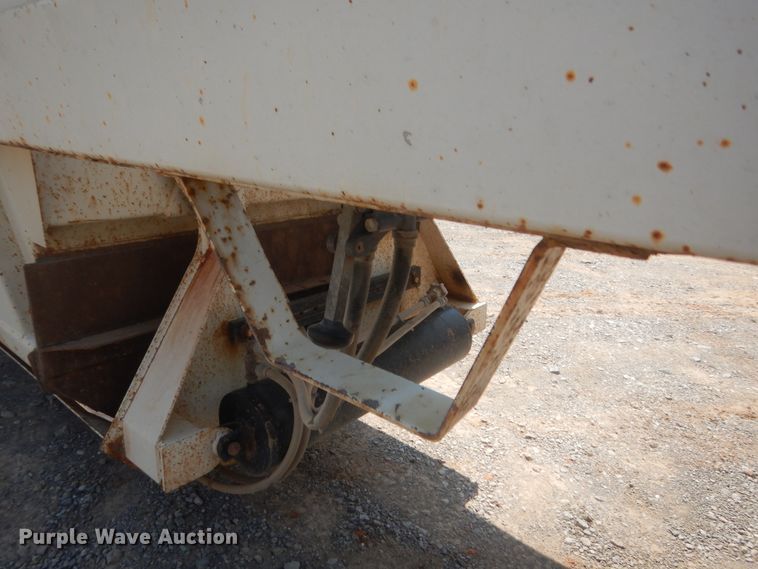 image for item IT9720 2013 CTSI BDT40  bottom dump trailer