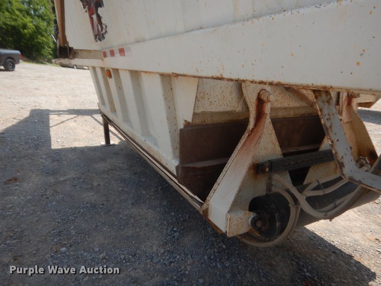 image for item IT9720 2013 CTSI BDT40  bottom dump trailer