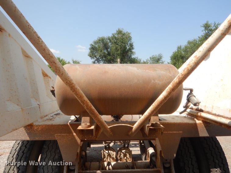 image for item IT9720 2013 CTSI BDT40  bottom dump trailer