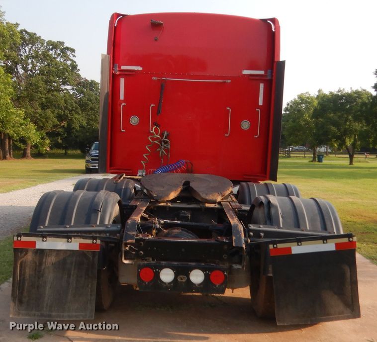 image for item IT9741 2013 Kenworth T660  semi truck