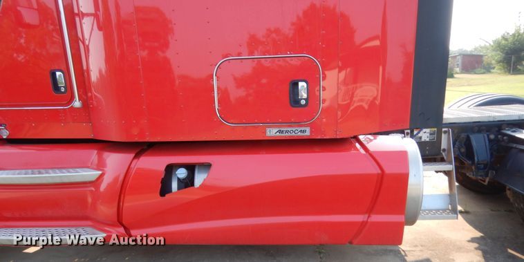 image for item IT9741 2013 Kenworth T660  semi truck